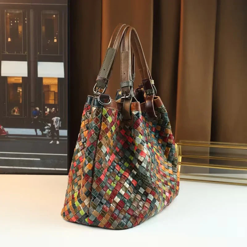 El encanto ecléctico de Laura | Bolsa tote de piel con patchwork