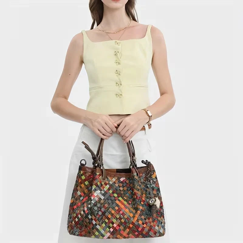El encanto ecléctico de Laura | Bolsa tote de piel con patchwork